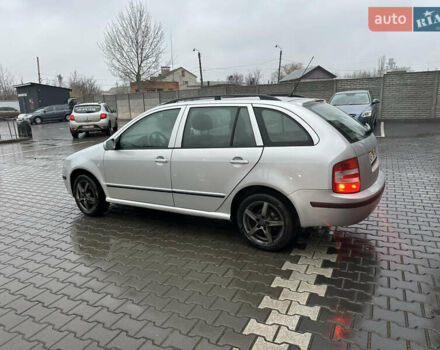 Серый Шкода Фабия, объемом двигателя 1.4 л и пробегом 203 тыс. км за 4800 $, фото 4 на Automoto.ua
