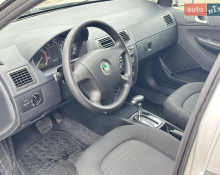 Серый Шкода Фабия, объемом двигателя 1.4 л и пробегом 217 тыс. км за 5499 $, фото 7 на Automoto.ua