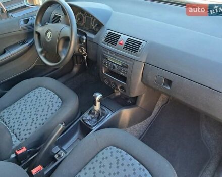 Серый Шкода Фабия, объемом двигателя 1.4 л и пробегом 174 тыс. км за 5000 $, фото 8 на Automoto.ua