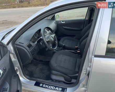 Серый Шкода Фабия, объемом двигателя 1.4 л и пробегом 183 тыс. км за 4500 $, фото 6 на Automoto.ua