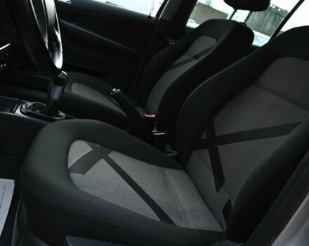 Серый Шкода Фабия, объемом двигателя 1.4 л и пробегом 209 тыс. км за 5350 $, фото 9 на Automoto.ua