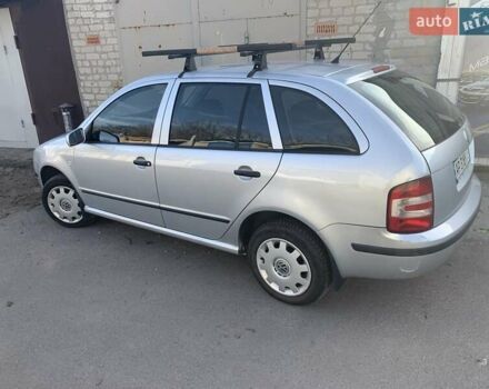 Серый Шкода Фабия, объемом двигателя 1.39 л и пробегом 253 тыс. км за 4900 $, фото 1 на Automoto.ua