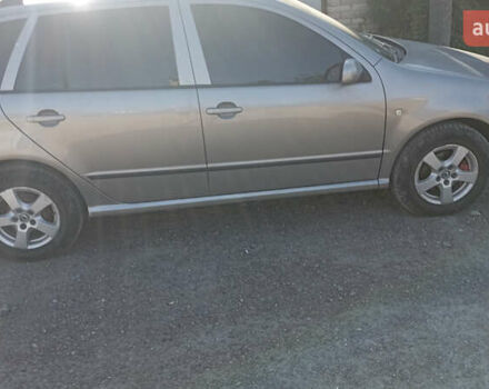 Сірий Шкода Фабія, об'ємом двигуна 1.39 л та пробігом 222 тис. км за 4950 $, фото 7 на Automoto.ua