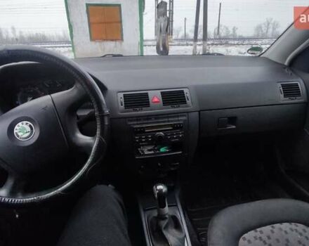 Серый Шкода Фабия, объемом двигателя 1.39 л и пробегом 217 тыс. км за 4900 $, фото 5 на Automoto.ua