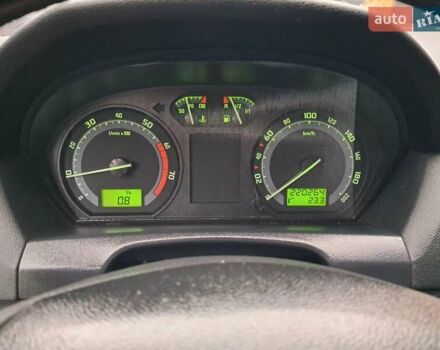 Серый Шкода Фабия, объемом двигателя 1.2 л и пробегом 220 тыс. км за 3999 $, фото 12 на Automoto.ua