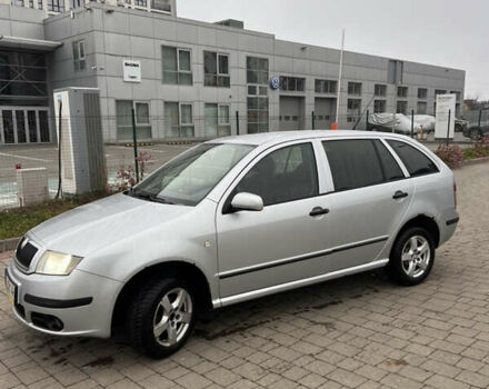 Серый Шкода Фабия, объемом двигателя 1.39 л и пробегом 249 тыс. км за 3500 $, фото 2 на Automoto.ua