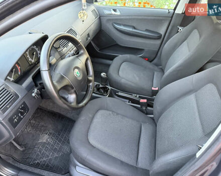 Серый Шкода Фабия, объемом двигателя 1.39 л и пробегом 202 тыс. км за 5200 $, фото 4 на Automoto.ua