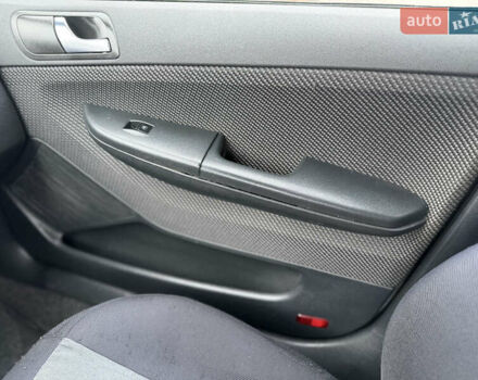 Сірий Шкода Фабія, об'ємом двигуна 1.42 л та пробігом 370 тис. км за 3300 $, фото 32 на Automoto.ua