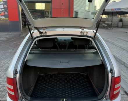 Серый Шкода Фабия, объемом двигателя 1.39 л и пробегом 190 тыс. км за 4300 $, фото 17 на Automoto.ua