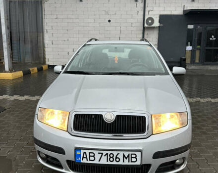 Серый Шкода Фабия, объемом двигателя 1.4 л и пробегом 203 тыс. км за 4800 $, фото 2 на Automoto.ua