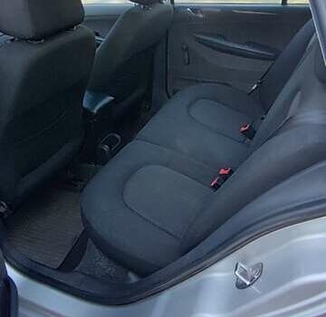 Серый Шкода Фабия, объемом двигателя 1.4 л и пробегом 290 тыс. км за 4000 $, фото 3 на Automoto.ua