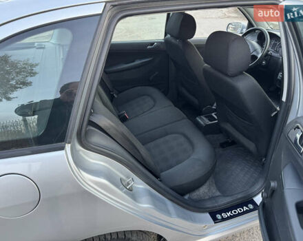 Серый Шкода Фабия, объемом двигателя 1.4 л и пробегом 183 тыс. км за 4500 $, фото 4 на Automoto.ua