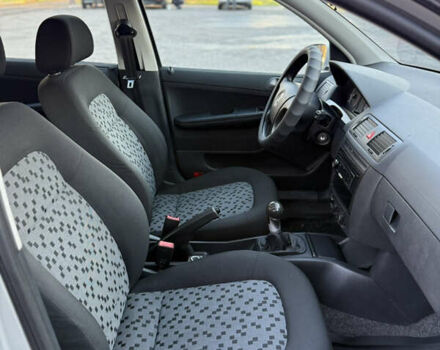 Серый Шкода Фабия, объемом двигателя 1.39 л и пробегом 190 тыс. км за 4300 $, фото 14 на Automoto.ua