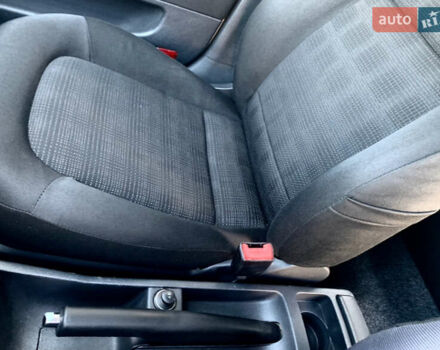 Серый Шкода Фабия, объемом двигателя 1.39 л и пробегом 253 тыс. км за 4900 $, фото 9 на Automoto.ua