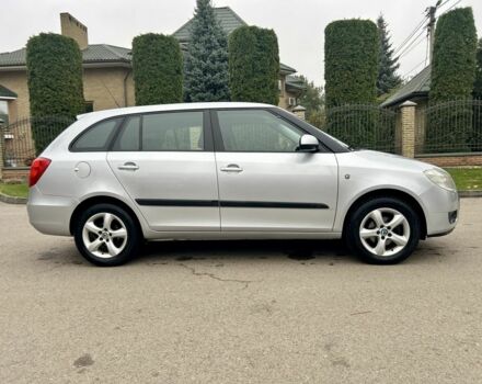 Серый Шкода Фабия, объемом двигателя 1.6 л и пробегом 247 тыс. км за 5350 $, фото 1 на Automoto.ua