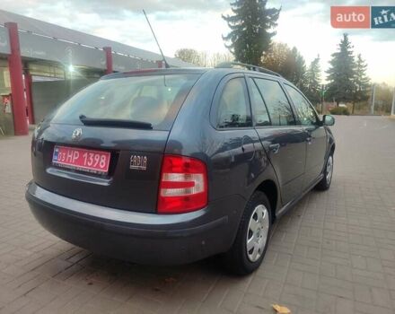 Сірий Шкода Фабія, об'ємом двигуна 1.39 л та пробігом 180 тис. км за 4440 $, фото 1 на Automoto.ua