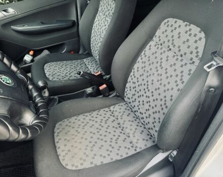 Сірий Шкода Фабія, об'ємом двигуна 1.4 л та пробігом 230 тис. км за 4500 $, фото 7 на Automoto.ua