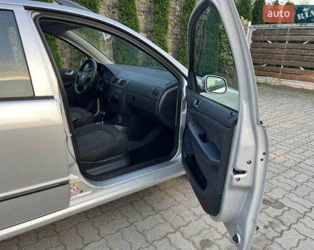 Серый Шкода Фабия, объемом двигателя 1.39 л и пробегом 217 тыс. км за 5399 $, фото 27 на Automoto.ua