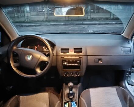 Серый Шкода Фабия, объемом двигателя 1.9 л и пробегом 270 тыс. км за 2700 $, фото 9 на Automoto.ua