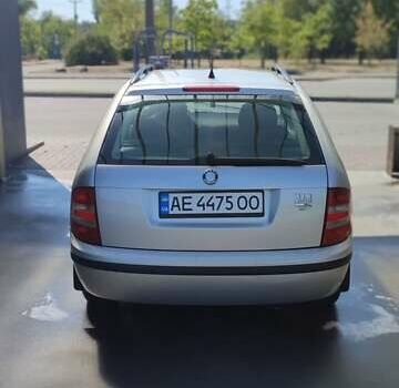 Сірий Шкода Фабія, об'ємом двигуна 1.39 л та пробігом 243 тис. км за 4850 $, фото 5 на Automoto.ua