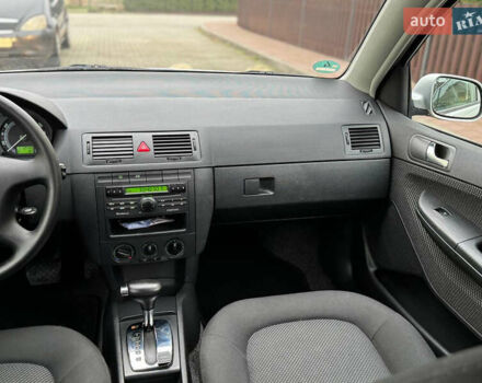 Серый Шкода Фабия, объемом двигателя 1.4 л и пробегом 218 тыс. км за 5700 $, фото 22 на Automoto.ua