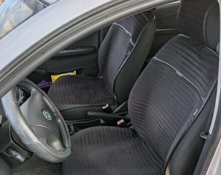 Серый Шкода Фабия, объемом двигателя 1.2 л и пробегом 95 тыс. км за 4350 $, фото 4 на Automoto.ua