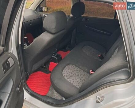 Серый Шкода Фабия, объемом двигателя 1.2 л и пробегом 220 тыс. км за 3999 $, фото 8 на Automoto.ua