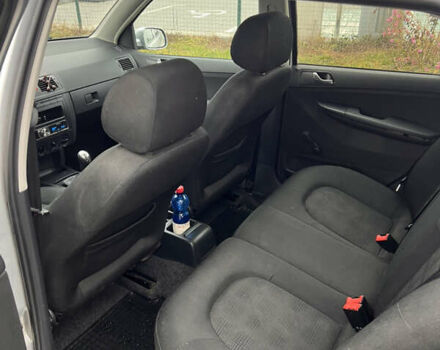 Серый Шкода Фабия, объемом двигателя 1.39 л и пробегом 249 тыс. км за 3500 $, фото 6 на Automoto.ua