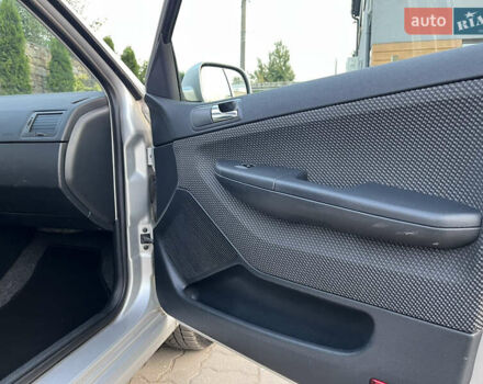 Серый Шкода Фабия, объемом двигателя 1.39 л и пробегом 217 тыс. км за 5399 $, фото 28 на Automoto.ua