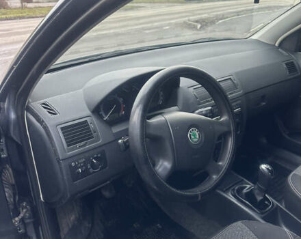 Серый Шкода Фабия, объемом двигателя 1.39 л и пробегом 180 тыс. км за 4350 $, фото 10 на Automoto.ua