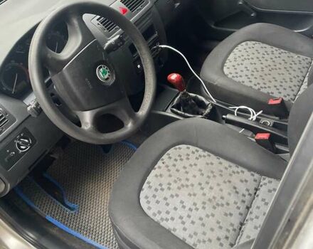 Сірий Шкода Фабія, об'ємом двигуна 1.2 л та пробігом 200 тис. км за 2600 $, фото 4 на Automoto.ua