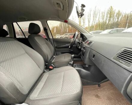 Шкода Фабия 2007 в Кривом Роге на Automoto.ua Серый Шкода Фабия, объемом двигателя 1.2 л и пробегом 180 тыс. км за 3700 $, фото 13 на Automoto.ua