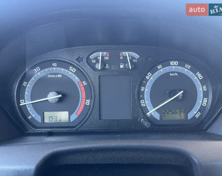 Серый Шкода Фабия, объемом двигателя 1.39 л и пробегом 226 тыс. км за 4900 $, фото 20 на Automoto.ua