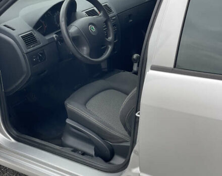 Серый Шкода Фабия, объемом двигателя 1.4 л и пробегом 231 тыс. км за 4500 $, фото 12 на Automoto.ua