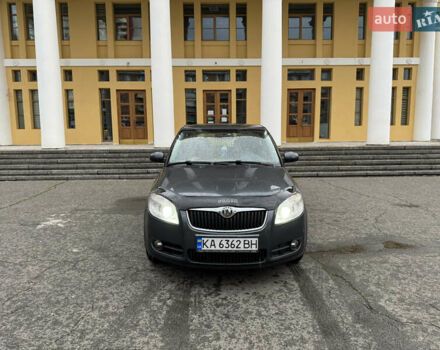 Серый Шкода Фабия, объемом двигателя 1.4 л и пробегом 207 тыс. км за 5900 $, фото 7 на Automoto.ua