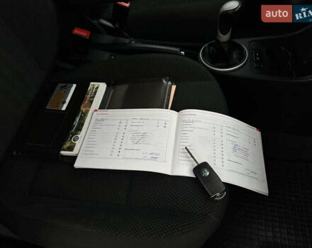 Серый Шкода Фабия, объемом двигателя 1.39 л и пробегом 224 тыс. км за 5800 $, фото 50 на Automoto.ua