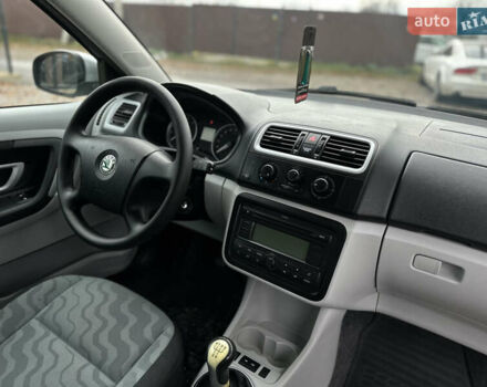 Сірий Шкода Фабія, об'ємом двигуна 1.39 л та пробігом 227 тис. км за 5500 $, фото 45 на Automoto.ua