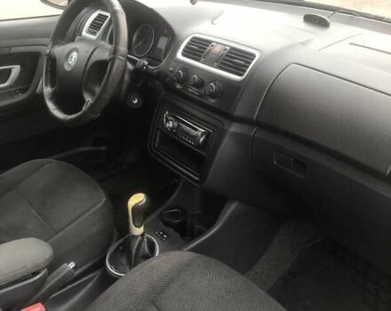 Серый Шкода Фабия, объемом двигателя 1.39 л и пробегом 255 тыс. км за 5300 $, фото 5 на Automoto.ua