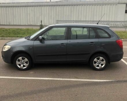 Серый Шкода Фабия, объемом двигателя 1.4 л и пробегом 255 тыс. км за 5850 $, фото 2 на Automoto.ua