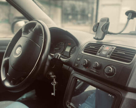 Сірий Шкода Фабія, об'ємом двигуна 1.2 л та пробігом 127 тис. км за 4800 $, фото 5 на Automoto.ua