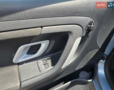 Серый Шкода Фабия, объемом двигателя 1.6 л и пробегом 215 тыс. км за 5599 $, фото 18 на Automoto.ua