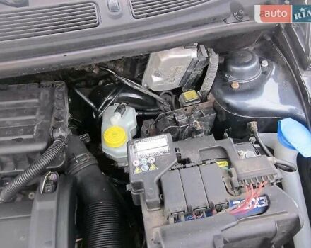 Серый Шкода Фабия, объемом двигателя 1.6 л и пробегом 180 тыс. км за 6500 $, фото 17 на Automoto.ua