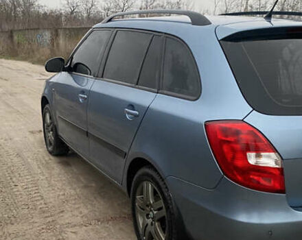 Серый Шкода Фабия, объемом двигателя 1.4 л и пробегом 395 тыс. км за 4200 $, фото 1 на Automoto.ua