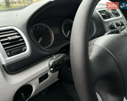 Сірий Шкода Фабія, об'ємом двигуна 1.39 л та пробігом 227 тис. км за 5500 $, фото 23 на Automoto.ua