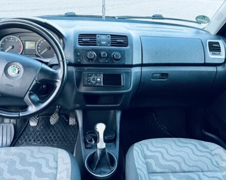 Сірий Шкода Фабія, об'ємом двигуна 1.4 л та пробігом 357 тис. км за 4600 $, фото 7 на Automoto.ua