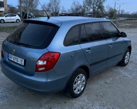 Серый Шкода Фабия, объемом двигателя 1.4 л и пробегом 201 тыс. км за 4500 $, фото 4 на Automoto.ua