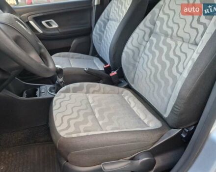 Серый Шкода Фабия, объемом двигателя 1.4 л и пробегом 147 тыс. км за 5600 $, фото 33 на Automoto.ua