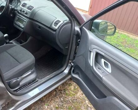 Сірий Шкода Фабія, об'ємом двигуна 1.39 л та пробігом 250 тис. км за 5300 $, фото 13 на Automoto.ua