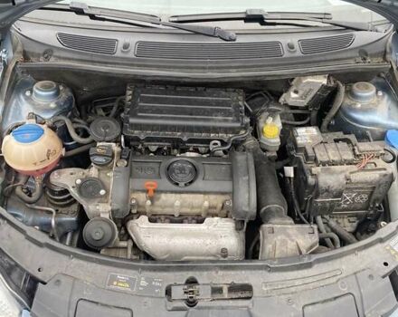 Серый Шкода Фабия, объемом двигателя 1.6 л и пробегом 218 тыс. км за 6300 $, фото 6 на Automoto.ua