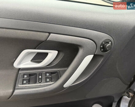 Сірий Шкода Фабія, об'ємом двигуна 1.6 л та пробігом 195 тис. км за 6500 $, фото 15 на Automoto.ua